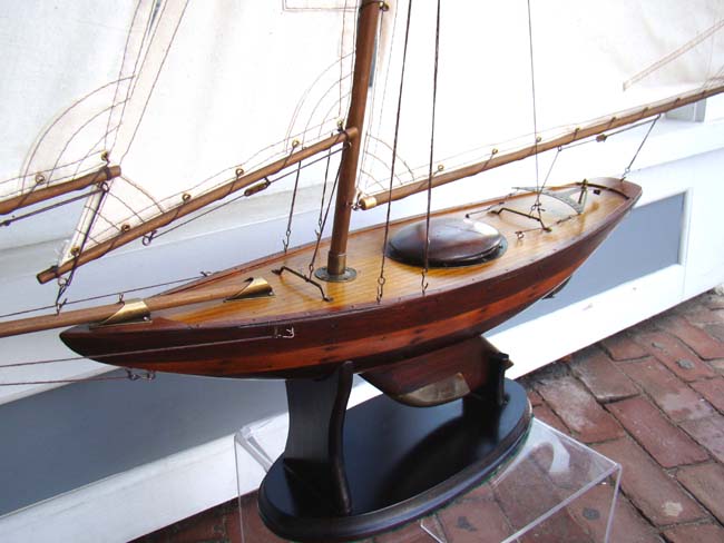 A small Nantucket sloop pond boat circa 1940-1950 — image 3